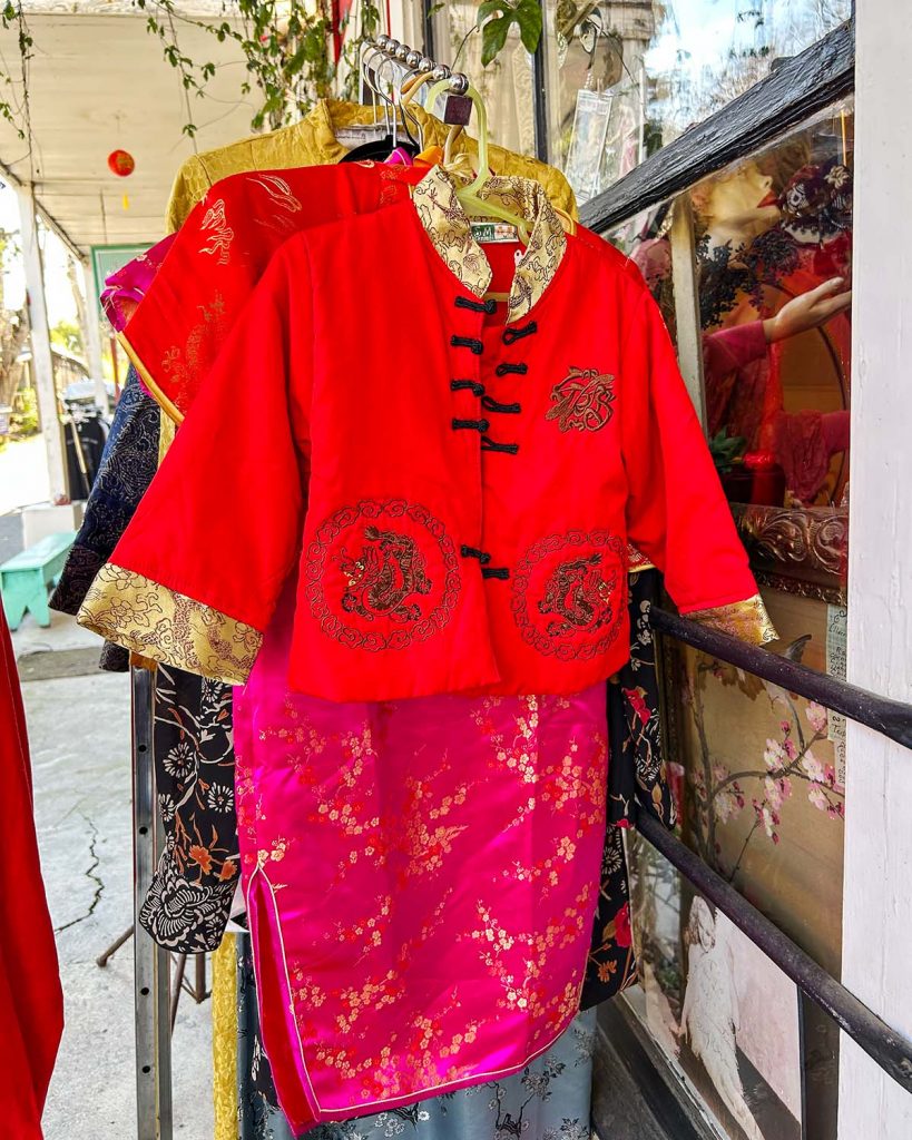 Traditional Chinese garb 